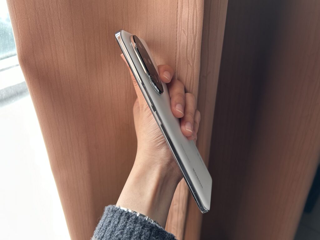 HONOR 200 Pro测评：实力堪比旗舰机型的手机