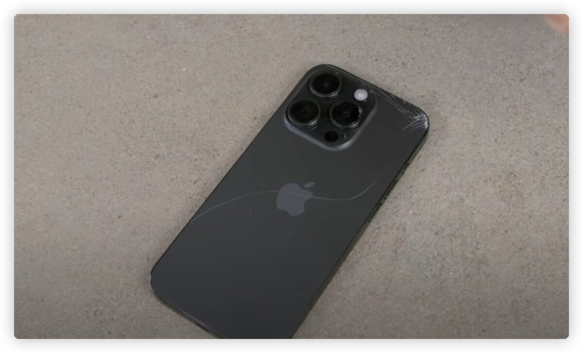 iPhone 15 摔机测试 耐摔