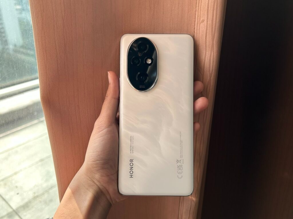 HONOR 200 Pro测评：实力堪比旗舰机型的手机