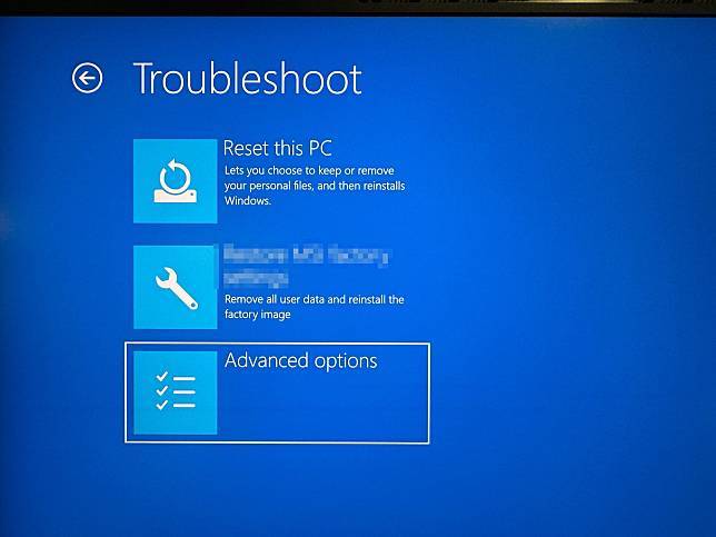 Windows blue screen 蓝屏开不到机解决方法教程 删除有问题文件 Windows 即可开机