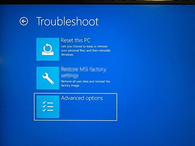 Windows blue screen 蓝屏开不到机解决方法教程 删除有问题文件 Windows 即可开机