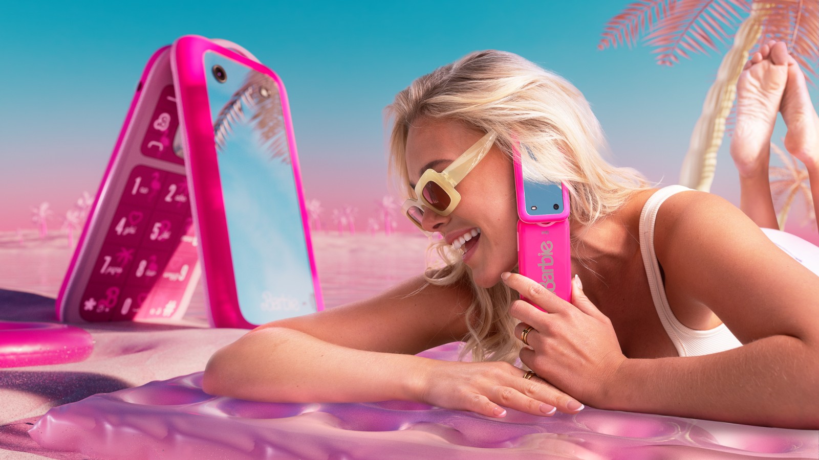 HMD_Barbie_Phone-Beach-PressRelease-Downloads-Thumbnail-US