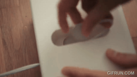 用 3D 打印打造 iPhone 待机模式专属闹钟充电底座：免费设计图开放下载 - 安卓手赚网